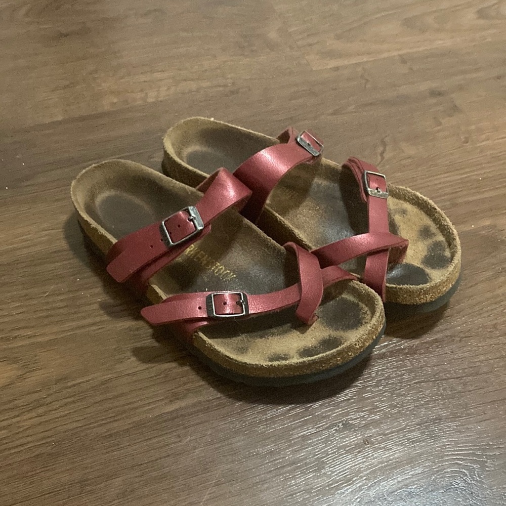size 37 womens birkenstocks! good condition! zero flaws